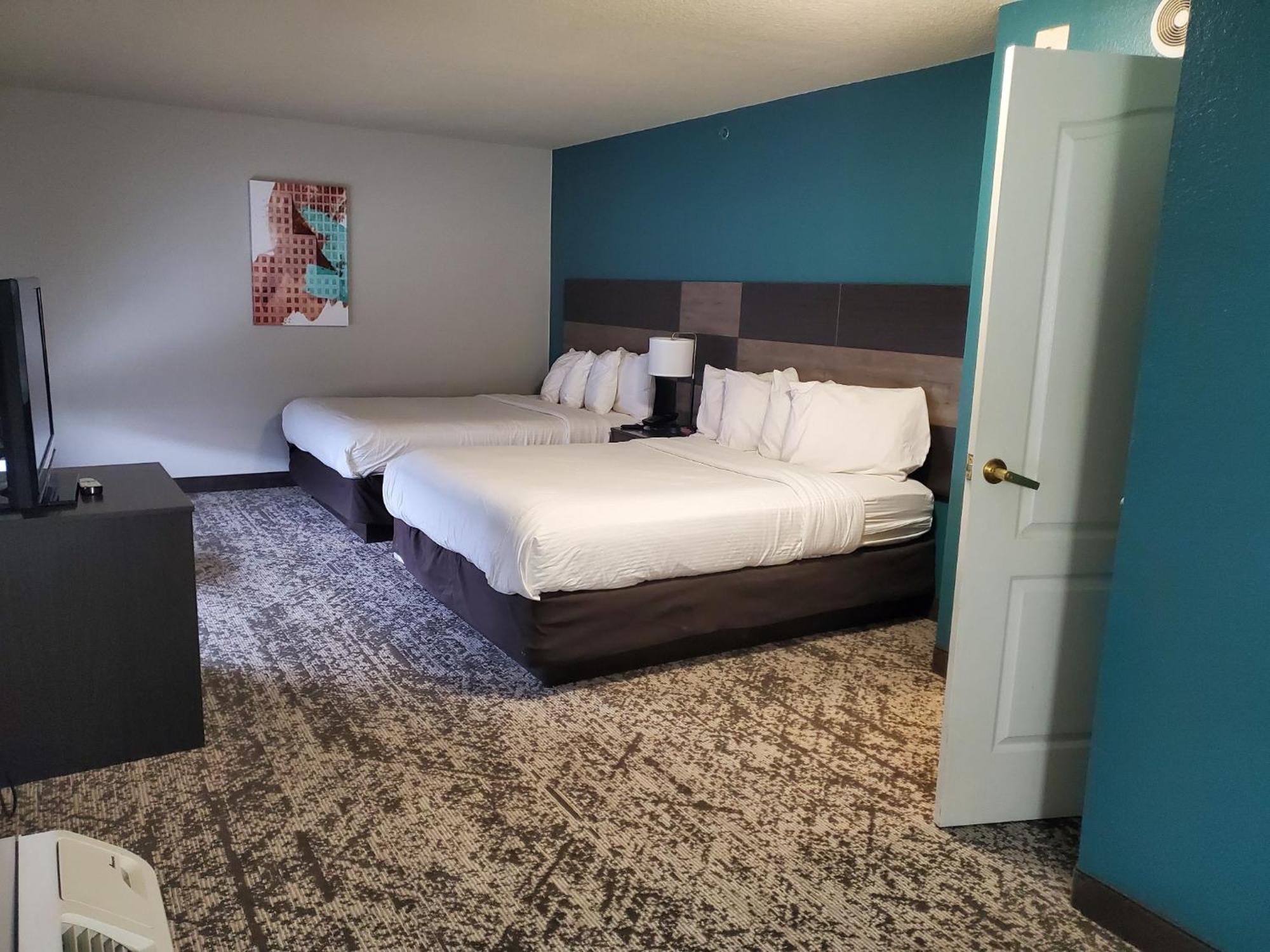 Western Wayne & North 3* Fort Wayne